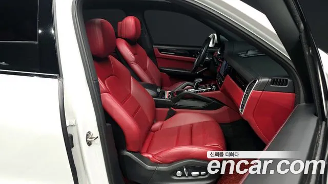 Porsche Cayenne 2020 — фото 11
