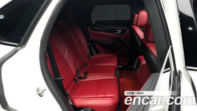 Porsche Cayenne 2020 — фото 12