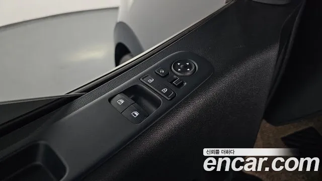 Hyundai Staria 2023 — фото 17