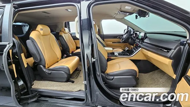 Kia Canival 2022 — фото 12