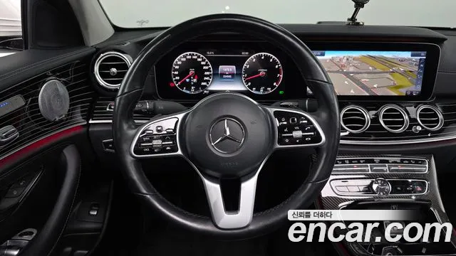 Mercedes-Benz E-Class 2019 — фото 13