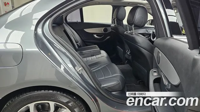 Mercedes-Benz C-Class 2017 — фото 12