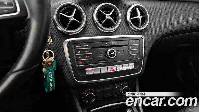 Mercedes-Benz A-Class 2016 — фото 18