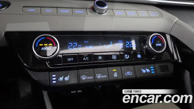 Hyundai AVANTE 2023 — фото 16