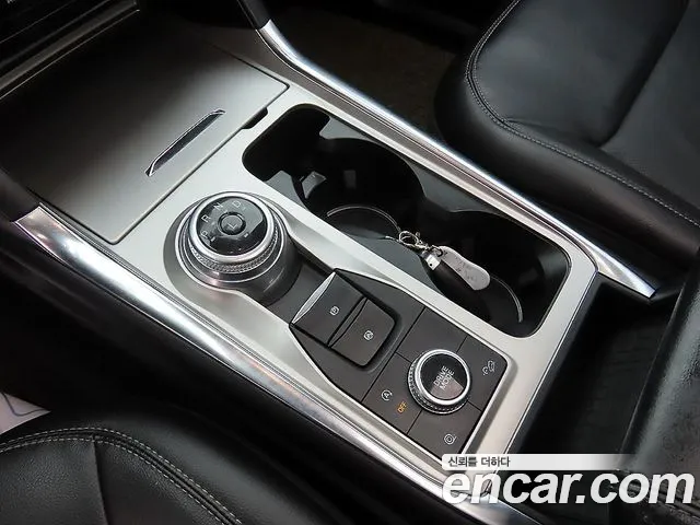 Ford Explorer 2021 — фото 10