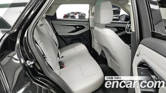 Land Rover Range Rover Evoque 2021 — фото 12