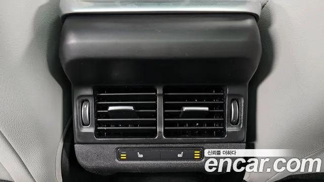 Land Rover Range Rover Evoque 2021 — фото 18