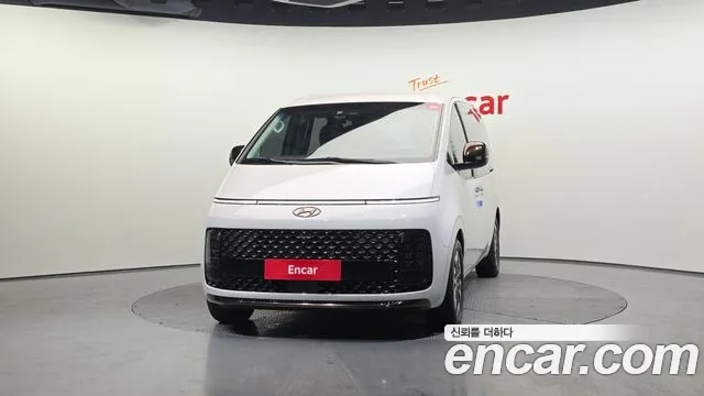 Hyundai Staria 2023 — фото 3