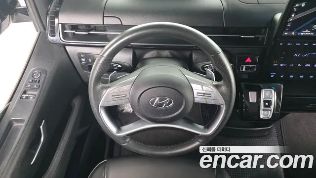 Hyundai Staria 2023 — фото 13