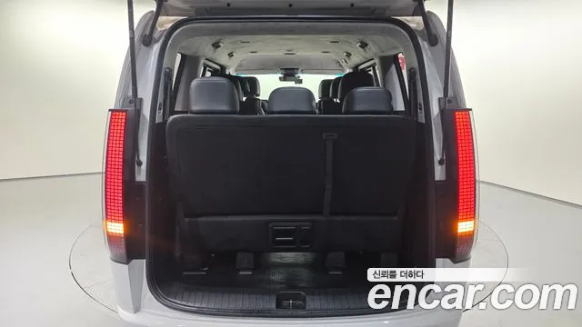Hyundai Staria 2023 — фото 20