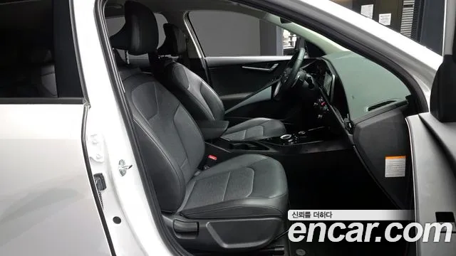 Kia Niro 2024 — фото 11