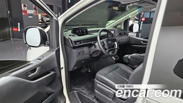 Hyundai Staria 2025 — фото 11