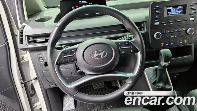 Hyundai Staria 2025 — фото 13