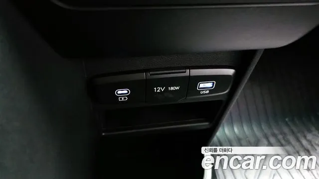 Hyundai Staria 2025 — фото 16