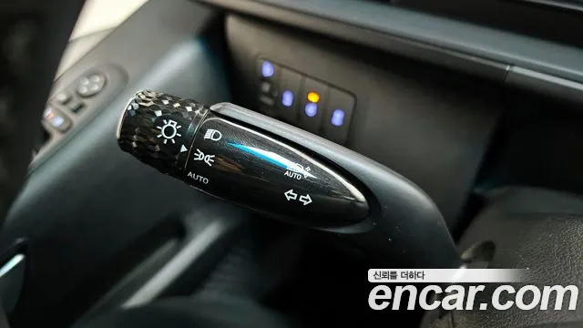 Hyundai Staria 2025 — фото 18