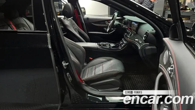 Mercedes-Benz E-Class 2020 — фото 11