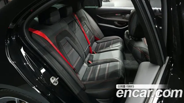Mercedes-Benz E-Class 2020 — фото 12