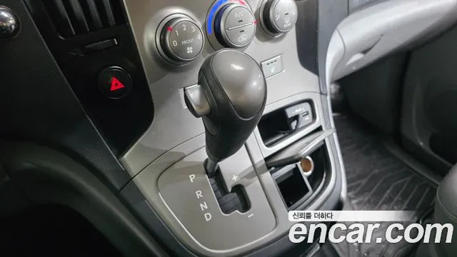 Hyundai Starex 2016 — фото 9