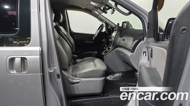 Hyundai Starex 2016 — фото 11