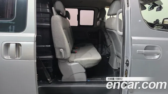 Hyundai Starex 2016 — фото 12