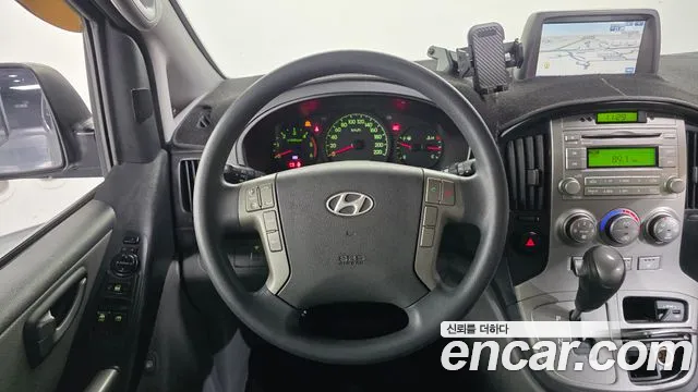 Hyundai Starex 2016 — фото 13