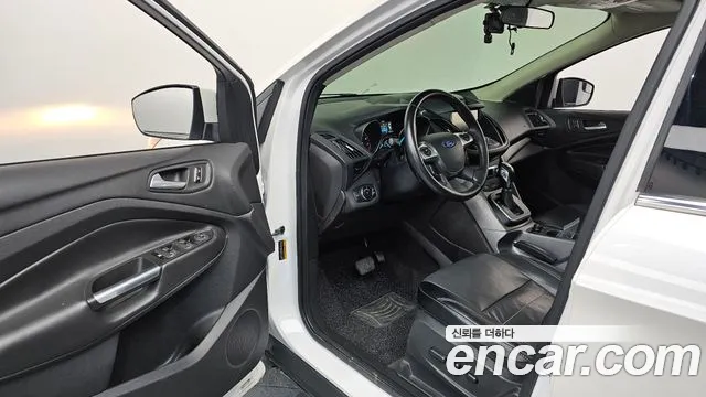 Ford Escape 2014 — фото 10