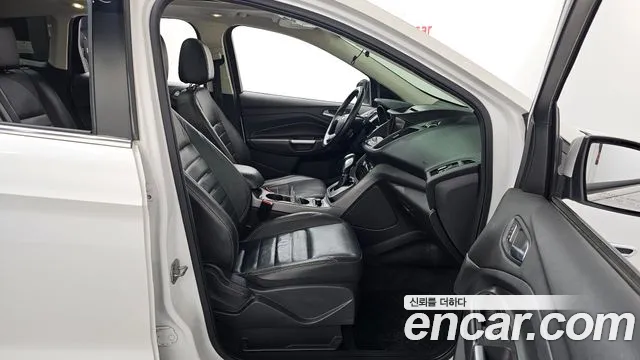 Ford Escape 2014 — фото 11