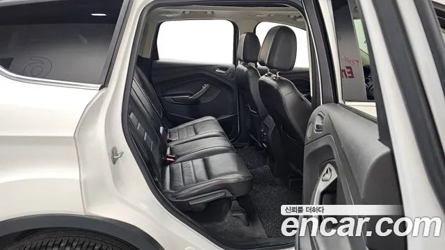 Ford Escape 2014 — фото 12