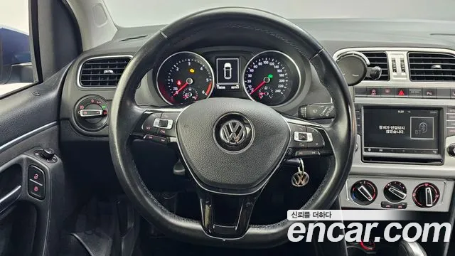 Volkswagen Polo 2016 — фото 14