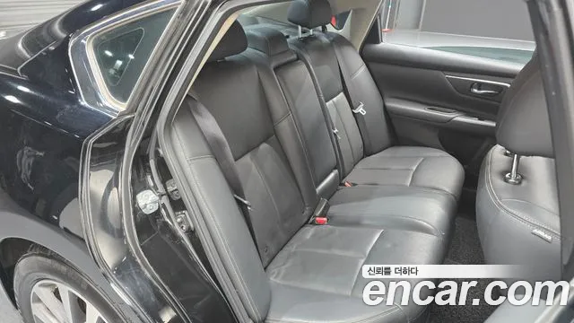 Nissan Altima 2017 — фото 12