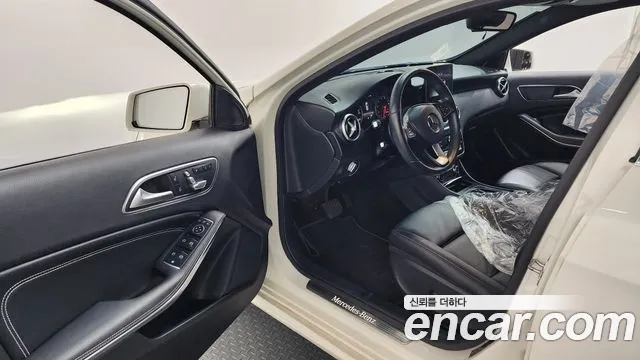 Mercedes-Benz A-Class 2018 — фото 10