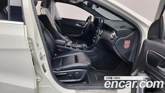 Mercedes-Benz A-Class 2018 — фото 11