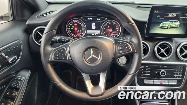Mercedes-Benz A-Class 2018 — фото 13