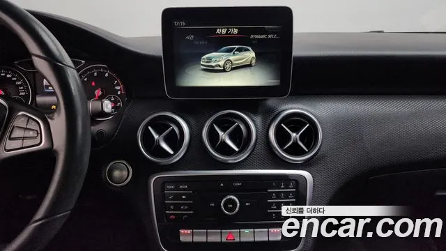 Mercedes-Benz A-Class 2018 — фото 15