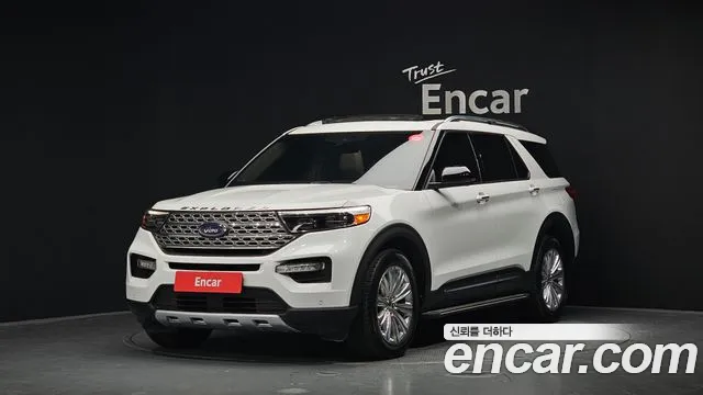 Ford Explorer 2021 — фото 1