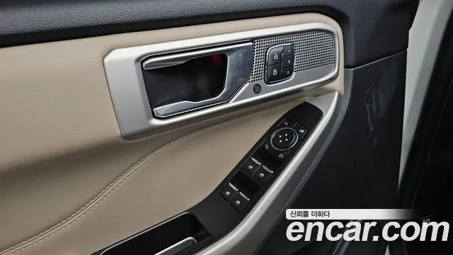 Ford Explorer 2021 — фото 17