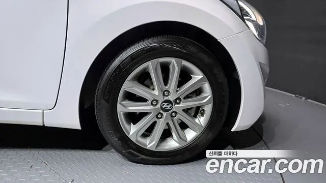 Hyundai AVANTE 2015 — фото 5