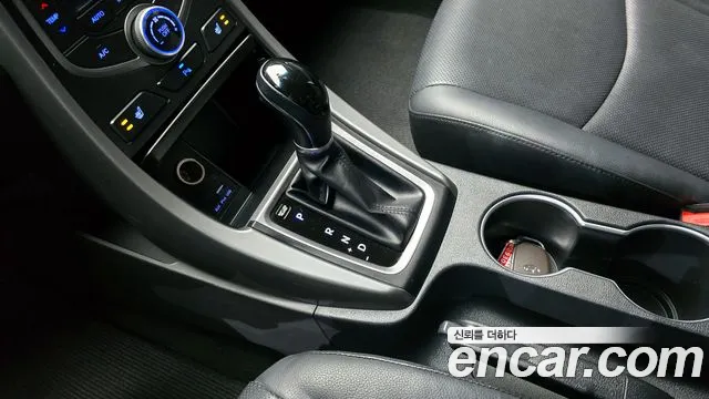 Hyundai AVANTE 2015 — фото 9