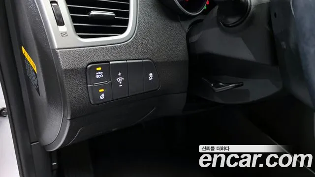 Hyundai AVANTE 2015 — фото 17