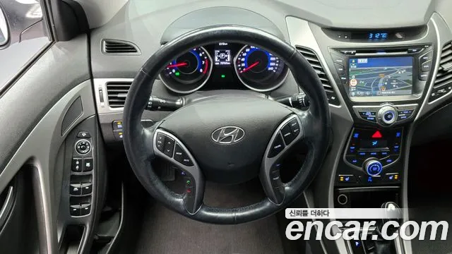 Hyundai AVANTE 2015 — фото 11