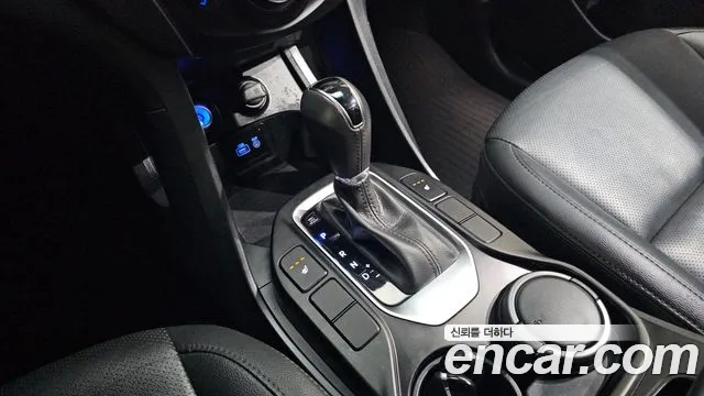 Hyundai Santafe 2016 — фото 9