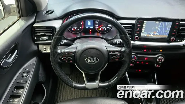 Kia Stonic 2018 — фото 14