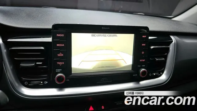 Kia Stonic 2018 — фото 17