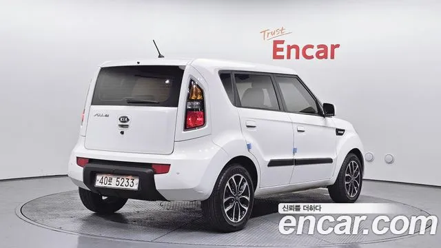 Kia Soul 2010 — фото 2