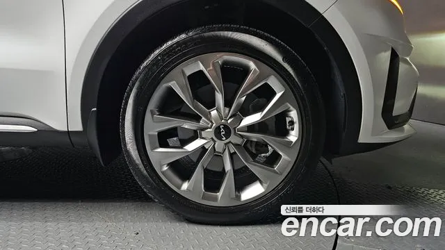 Kia Sorento 2023 — фото 4