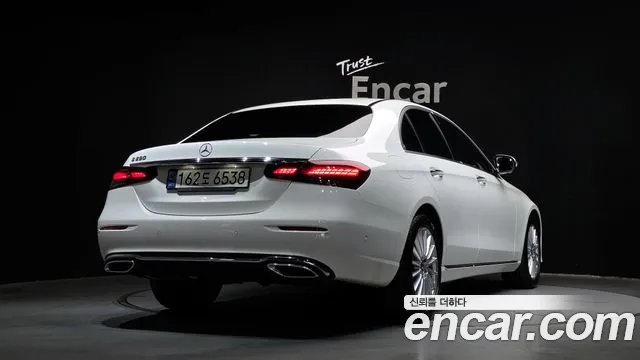 Mercedes-Benz E-Class 2022 — фото 2