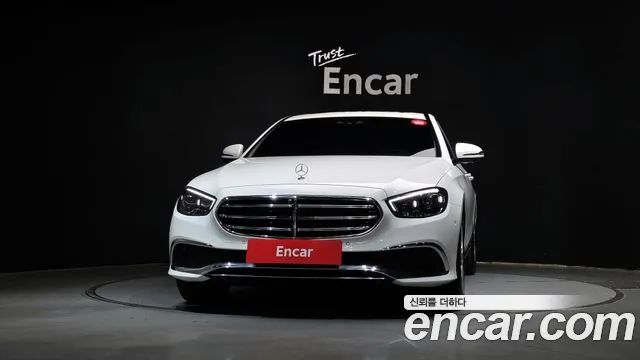 Mercedes-Benz E-Class 2022 — фото 3