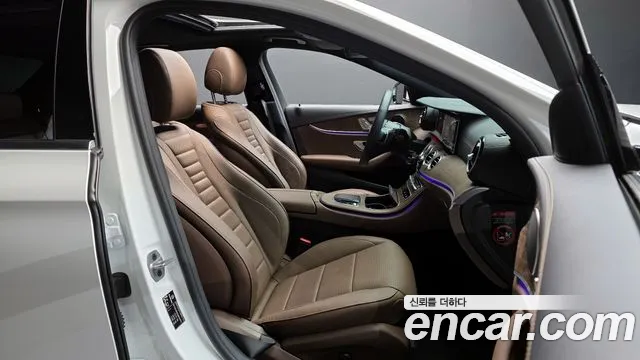 Mercedes-Benz E-Class 2022 — фото 10