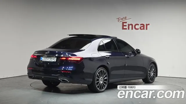 Mercedes-Benz E-Class 2023 — фото 1
