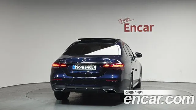 Mercedes-Benz E-Class 2023 — фото 3